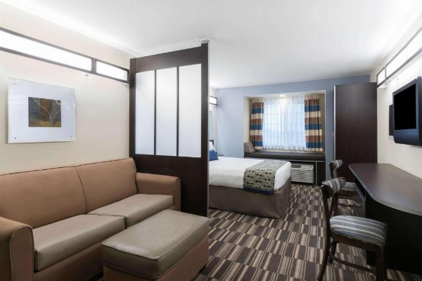 Microtel Inn & Suites by Wyndham Baton Rouge Airport image 18
