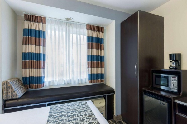 Microtel Inn & Suites by Wyndham Baton Rouge Airport image 20