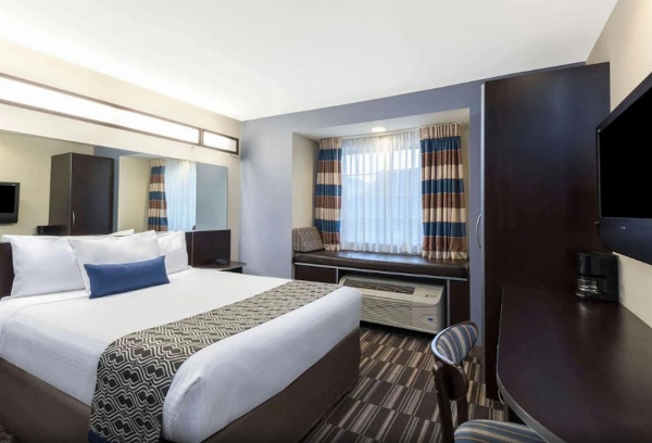 Microtel Inn & Suites by Wyndham Baton Rouge Airport image 6
