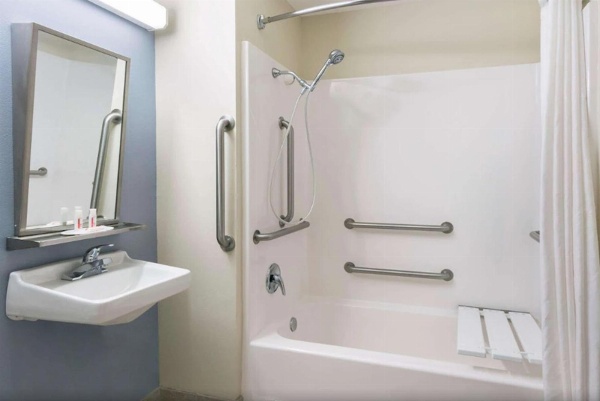 Microtel Inn & Suites by Wyndham Baton Rouge Airport image 7